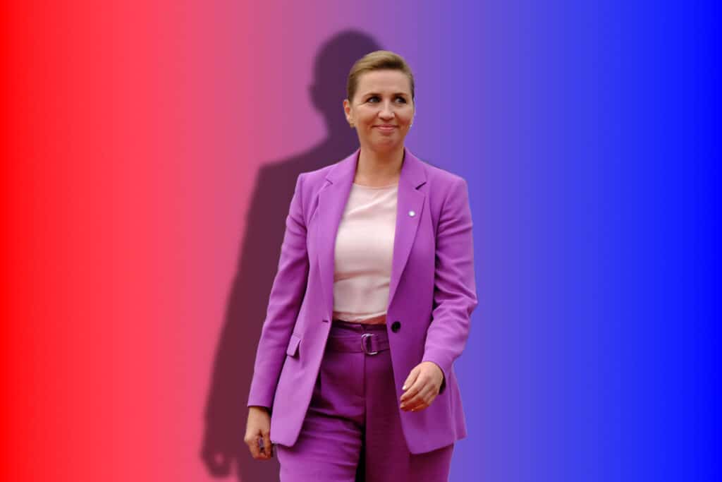 Mette Frederiksen i midten