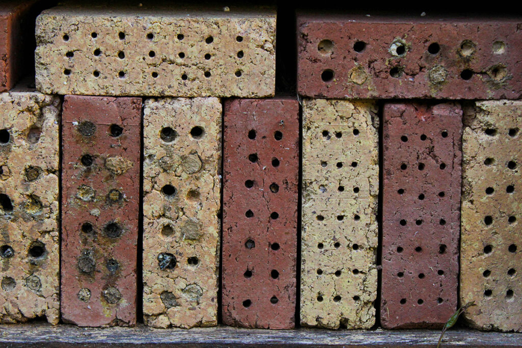 Insekthotel af mursten