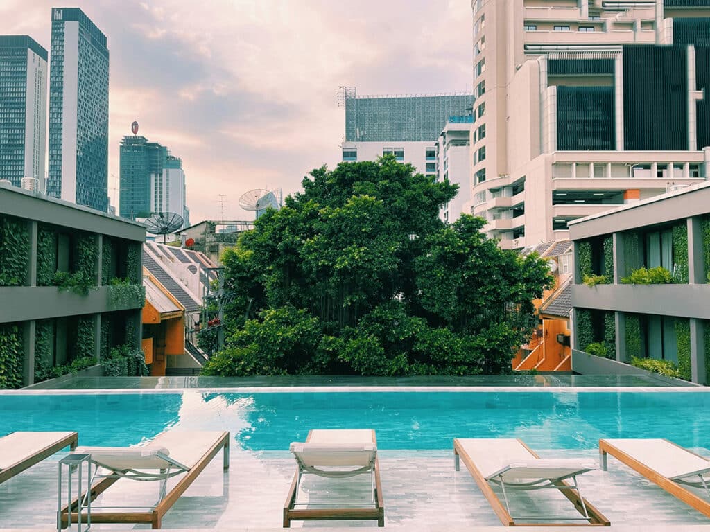 pool ved hotel
