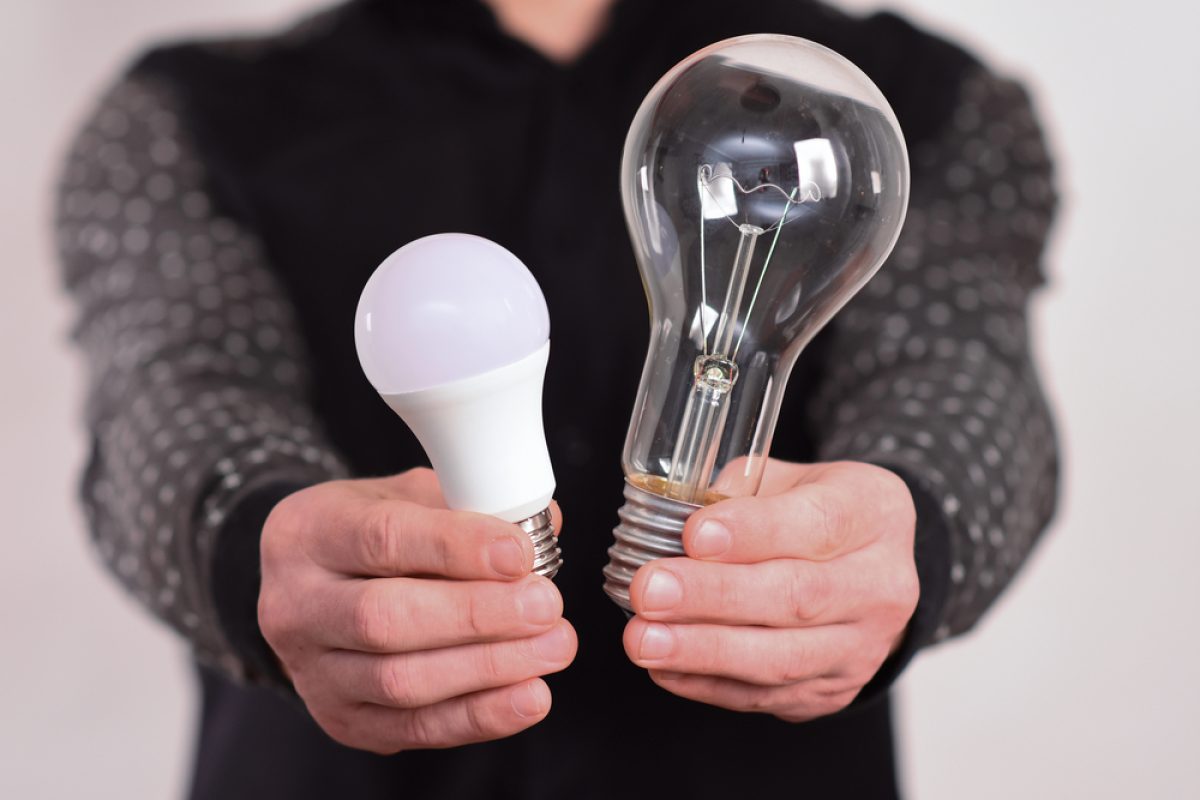 LED-pære og glødepære
